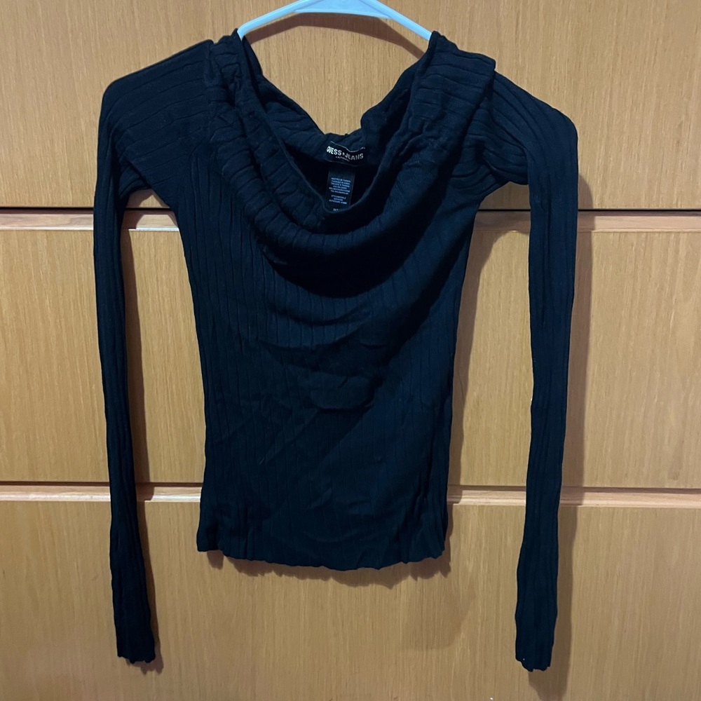 Black long sleeve top! Clearance sale! LIMITED TIME